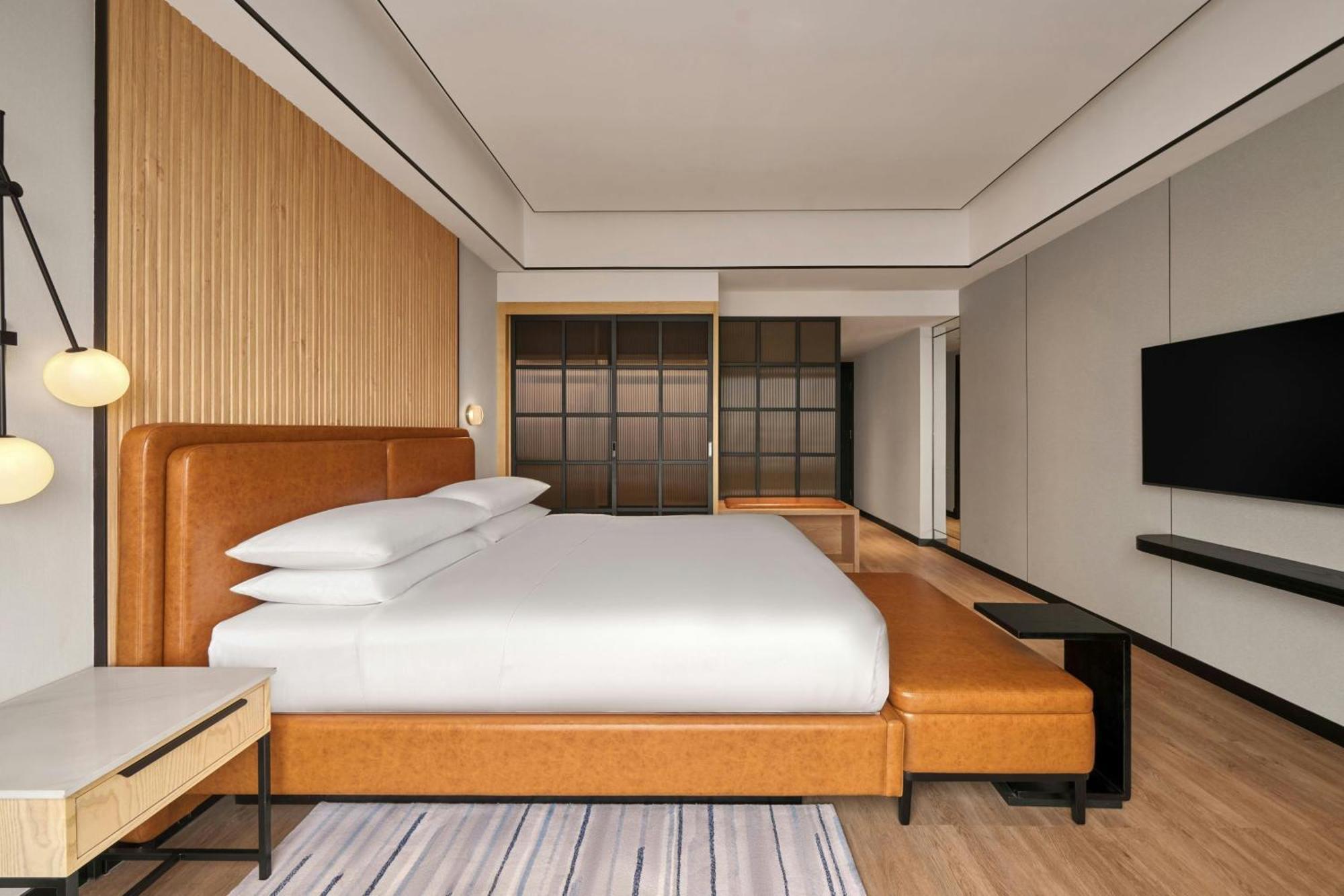 Sheraton Club King, Club level, Guest room, 1 King