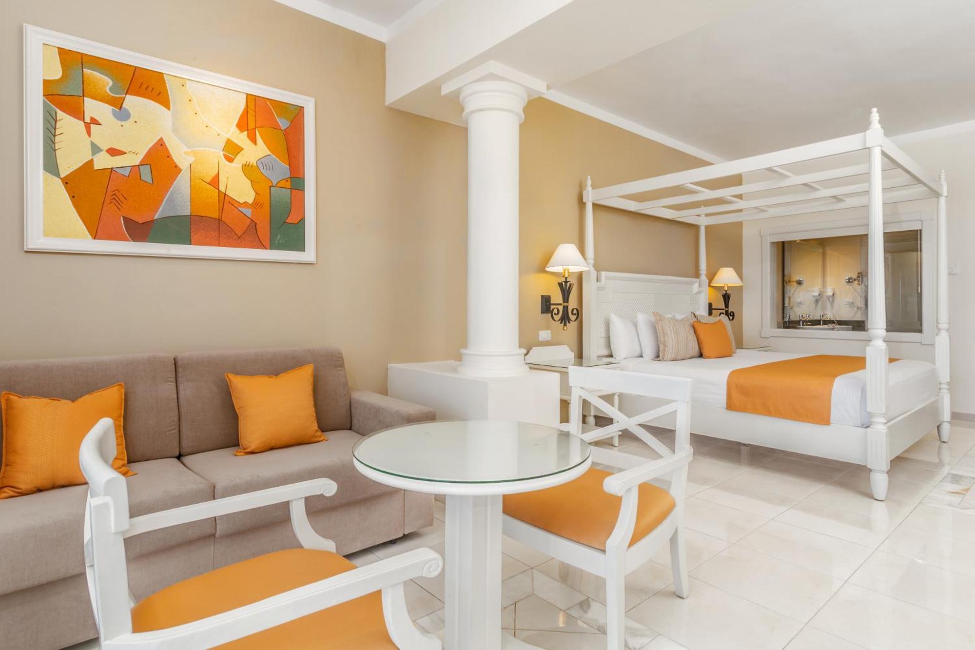 Junior Suite Deluxe Sea View (1 Adult)