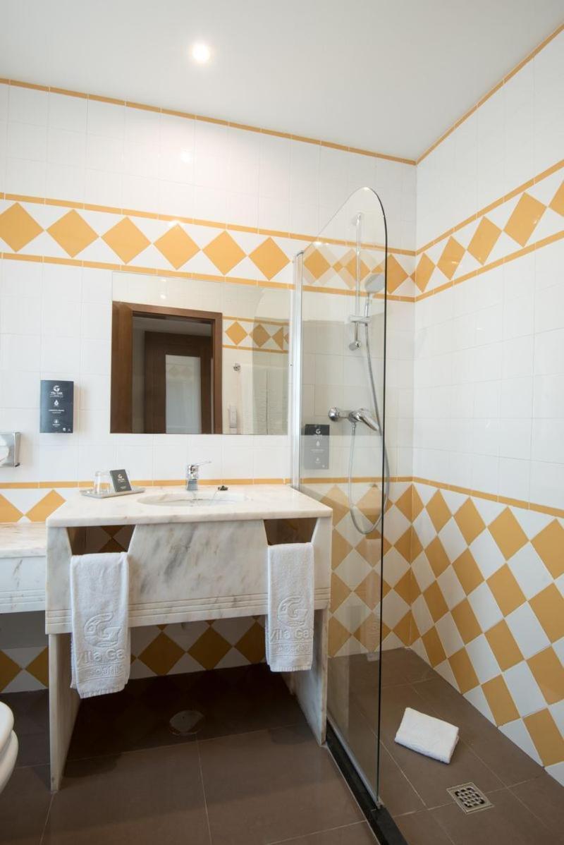 Zweibettzimmer mit Blick auf Ria