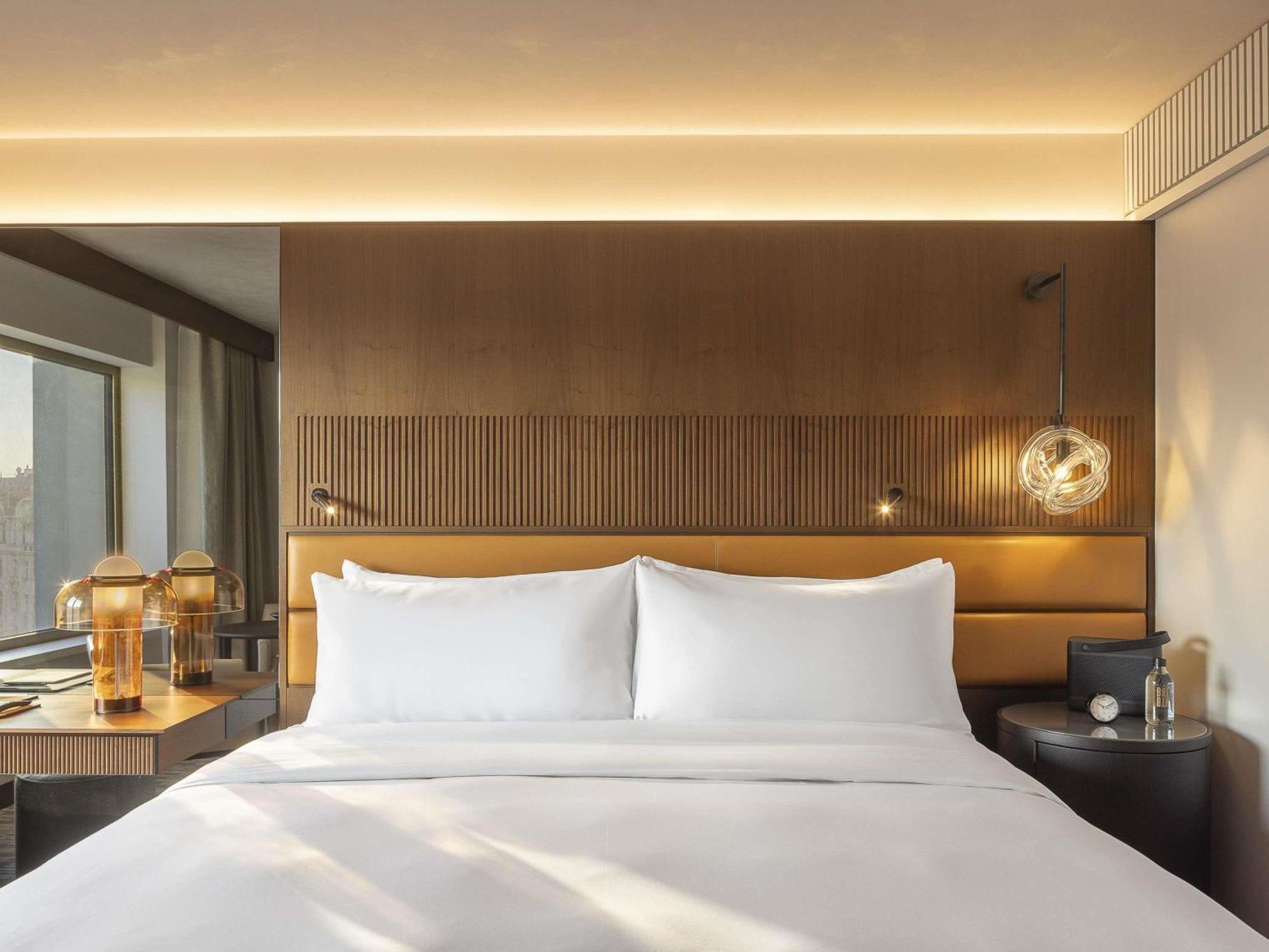 Deluxe Zimmer mit Kingsize-Bett