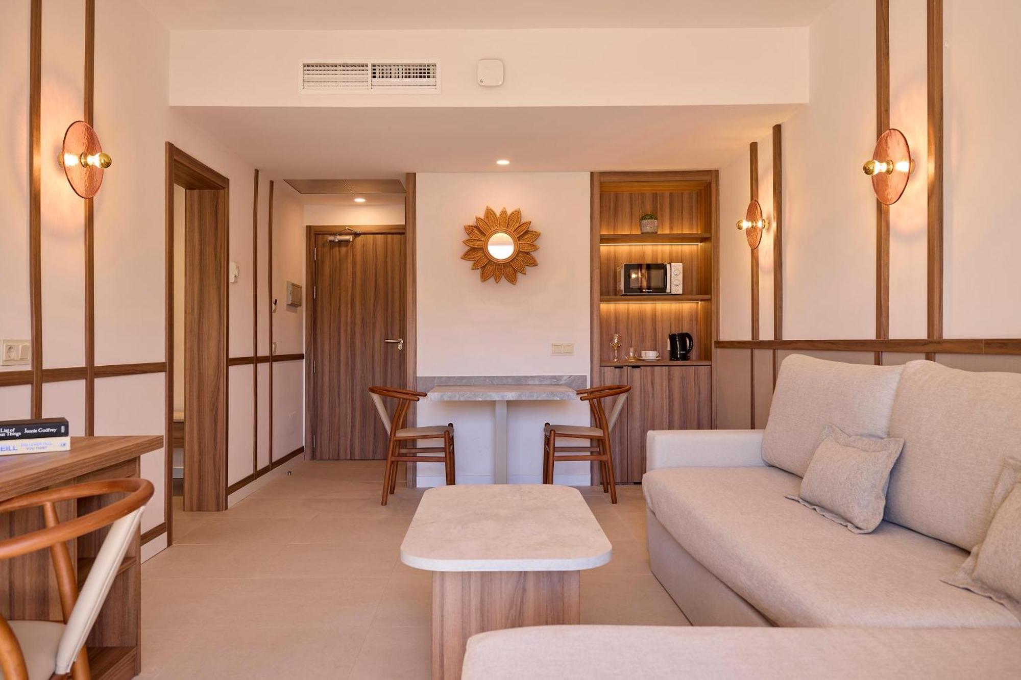 Suite mit 1 Schlafzimmer und Poolblick
