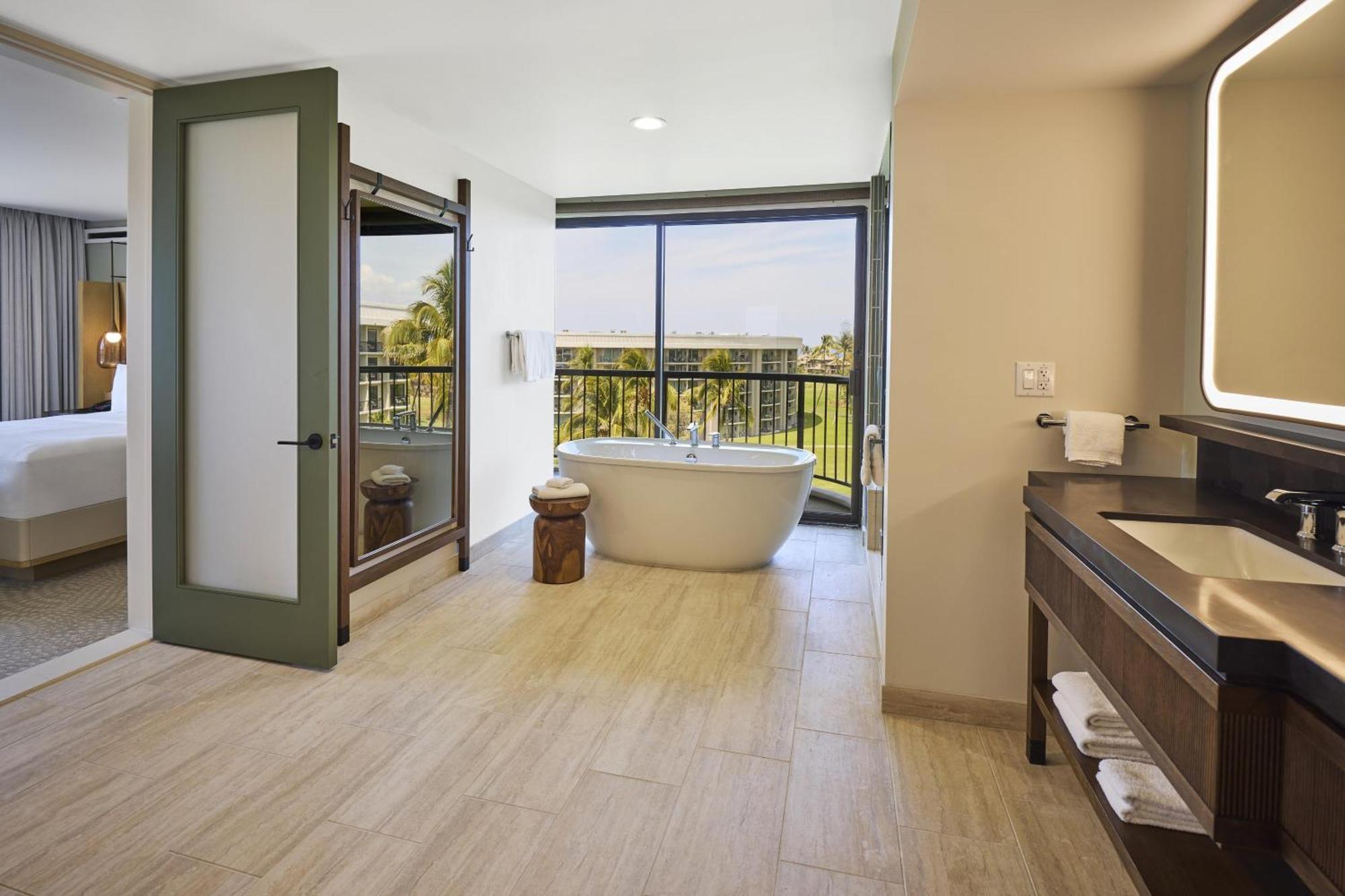 Suite Makai mit 1 Schlafzimmer, 1 Kingsize-Bett und Meerblick