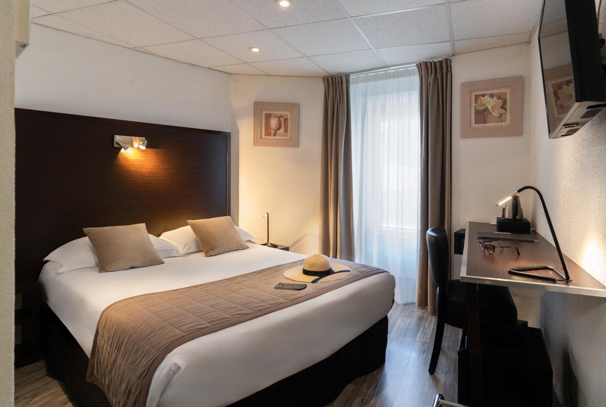 Comfort Doppelzimmer mit Blick auf das Dorf
