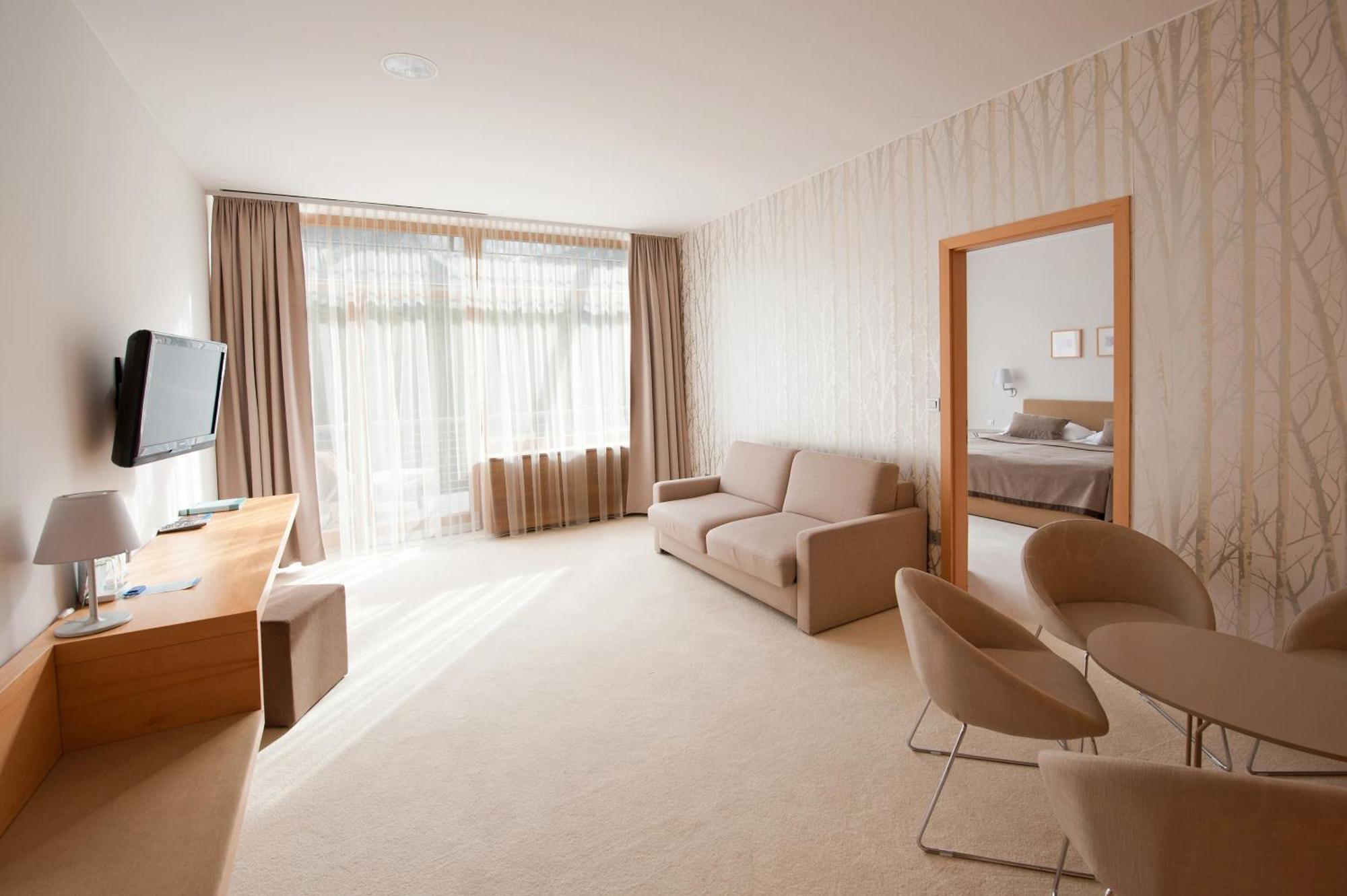 Suite mit Balkon und Bergblick