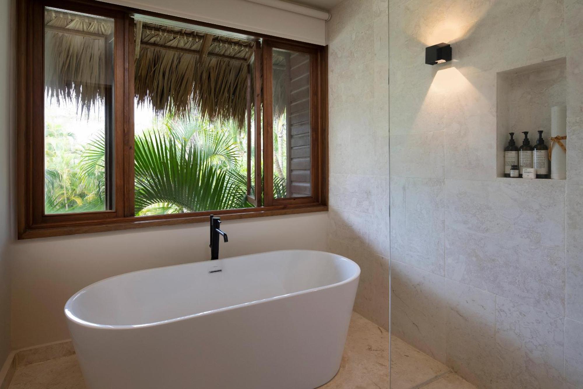 Romantische Junior Suite mit Kingsize-Bett und Gartenblick