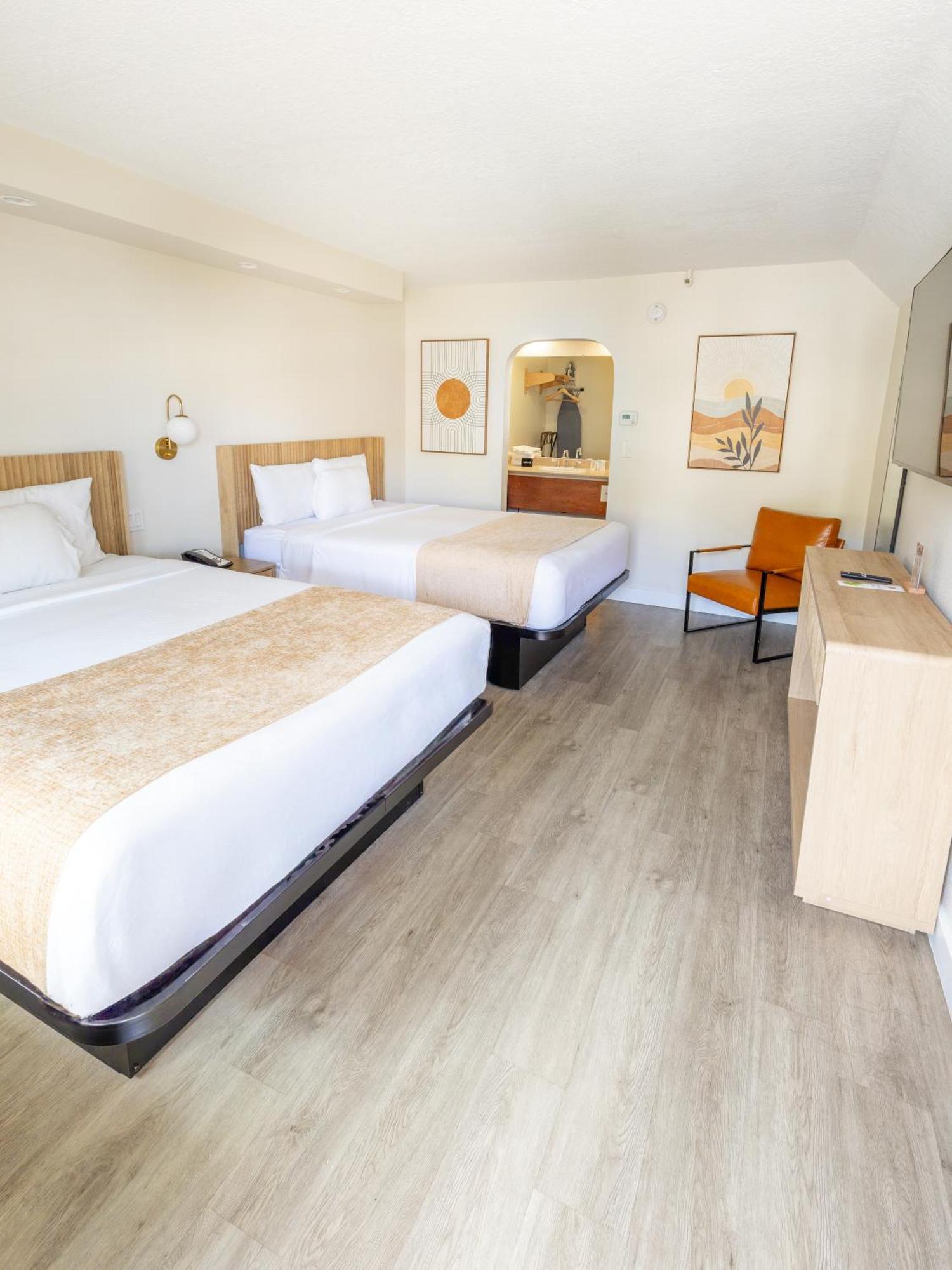 Queen Room Two Queen Beds