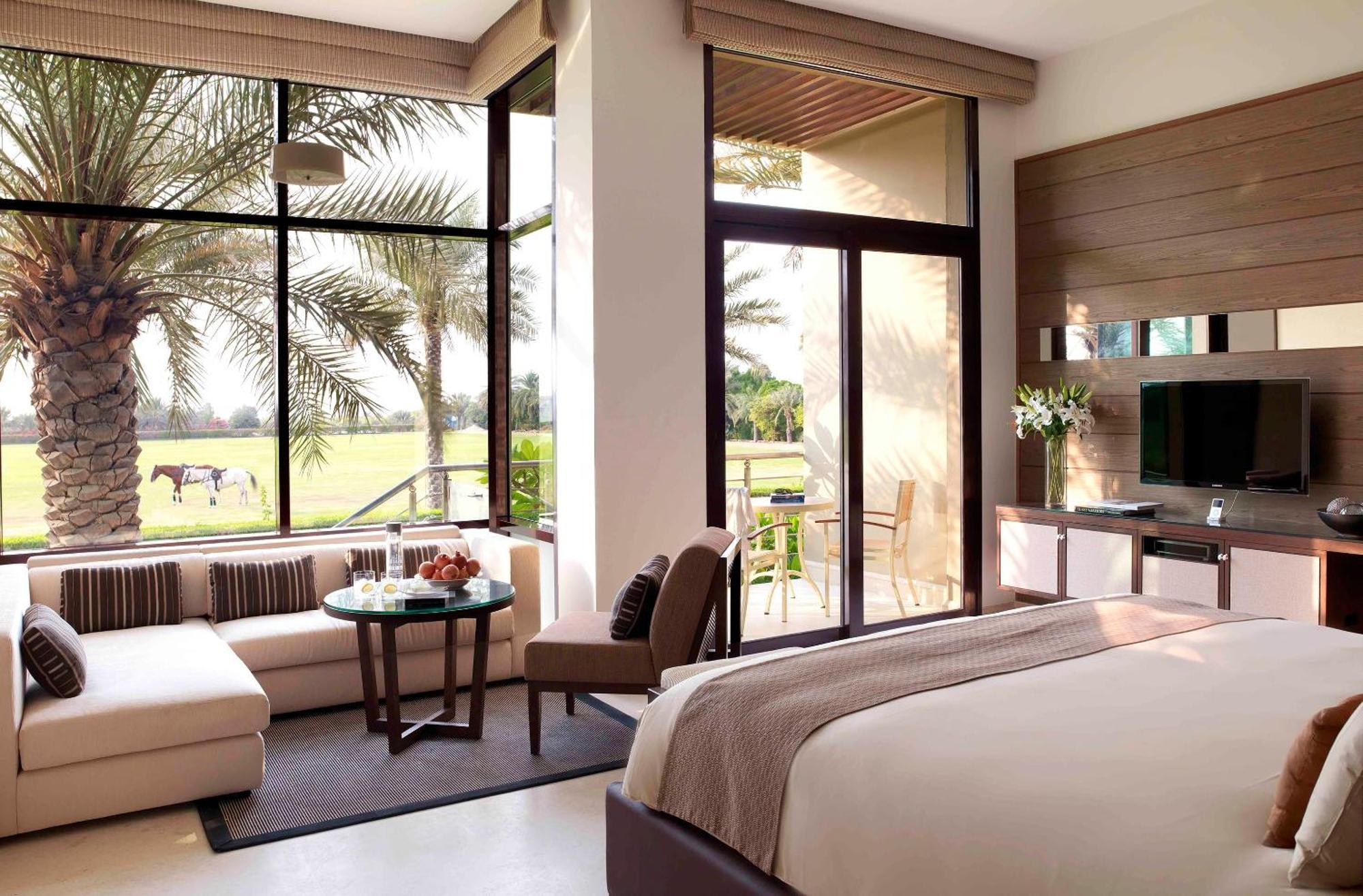 Suite mit Poolblick und Terrasse