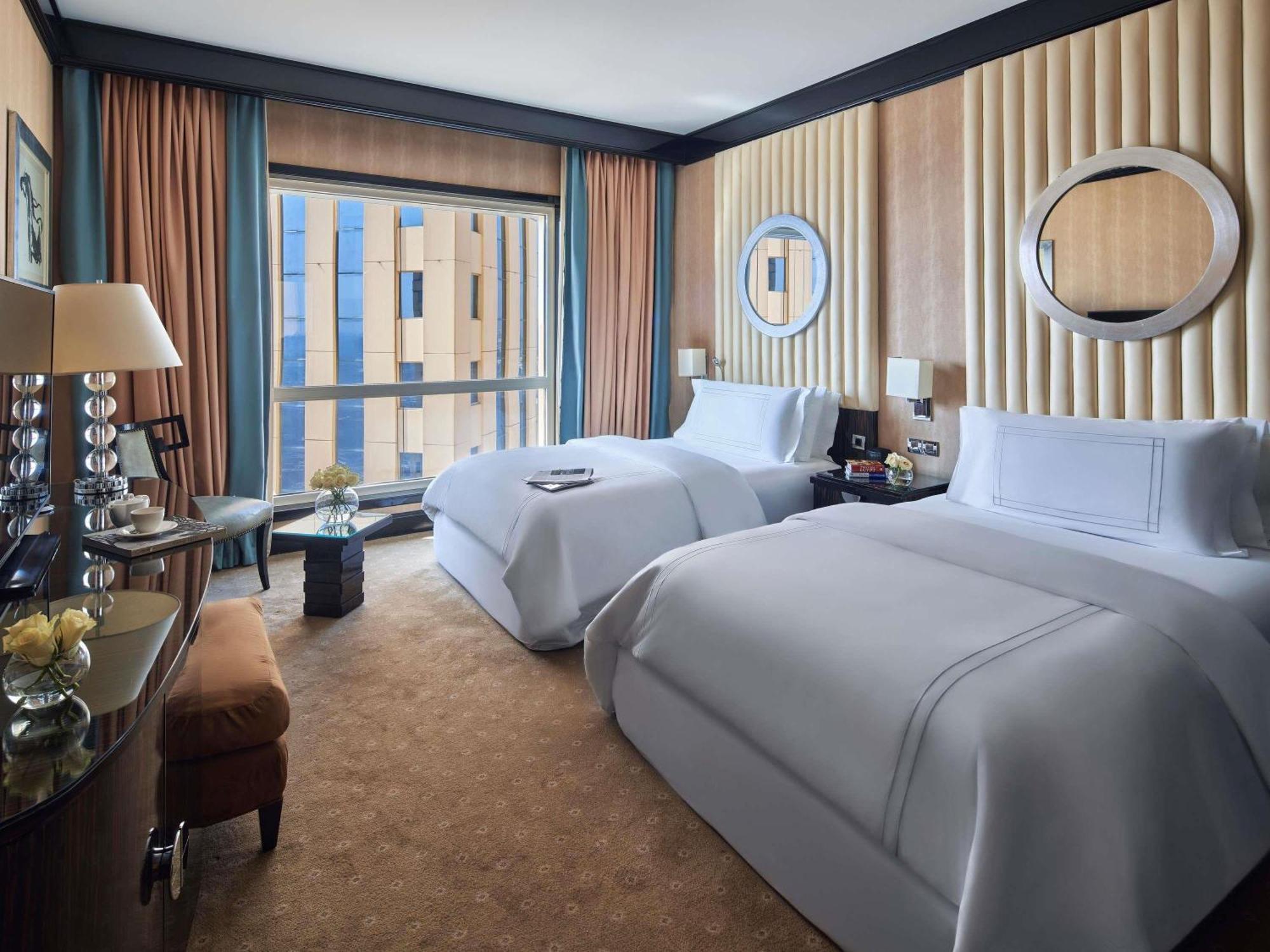 Zimmer Fairmont mit Stadtblick