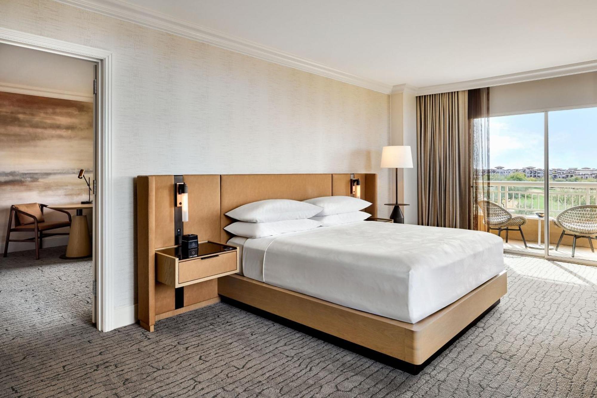 1 Bedroom Executive Suite 1 King Sofa bed Balcony