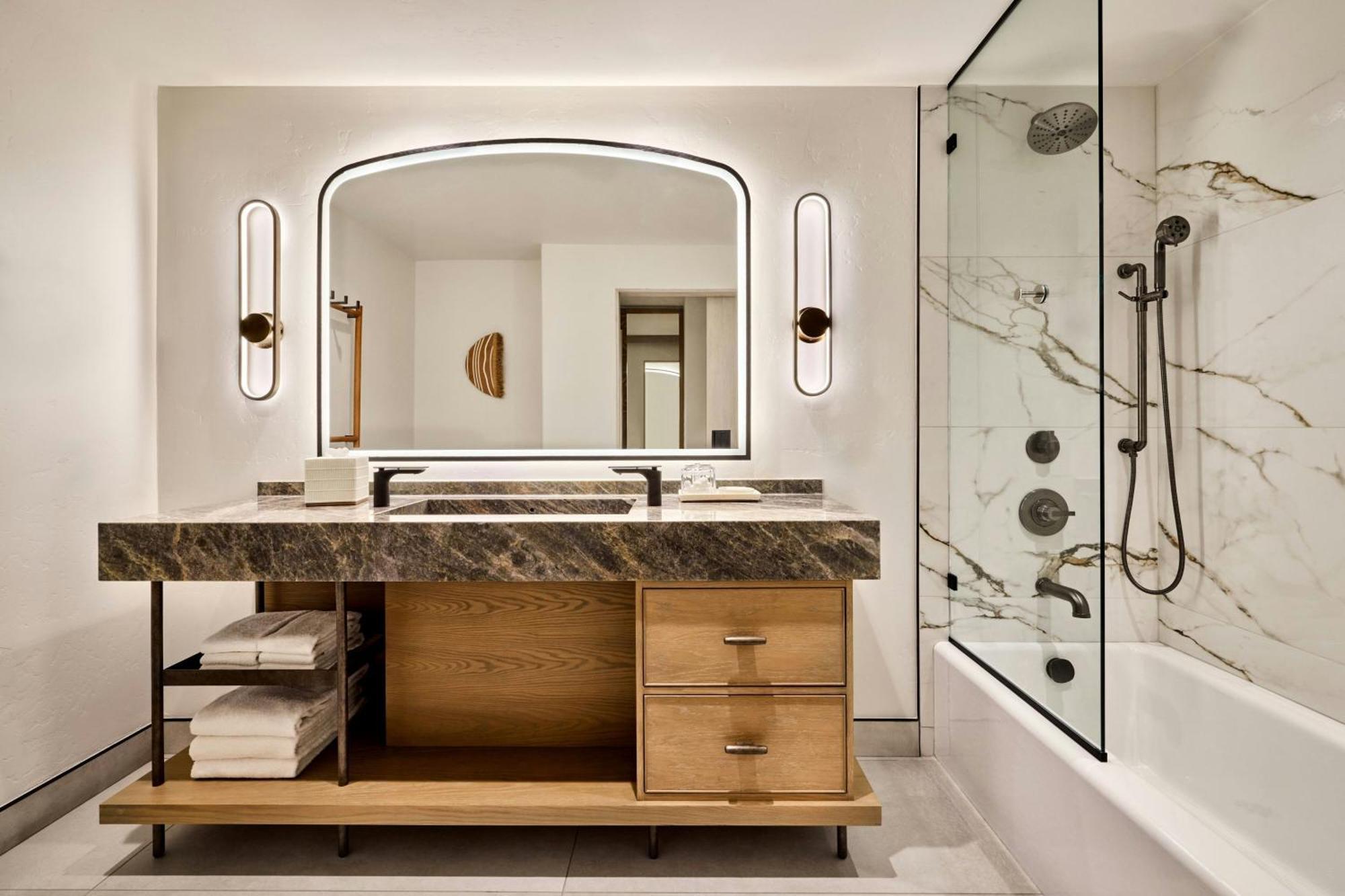Two-Bedroom Signature Suite Mountain View