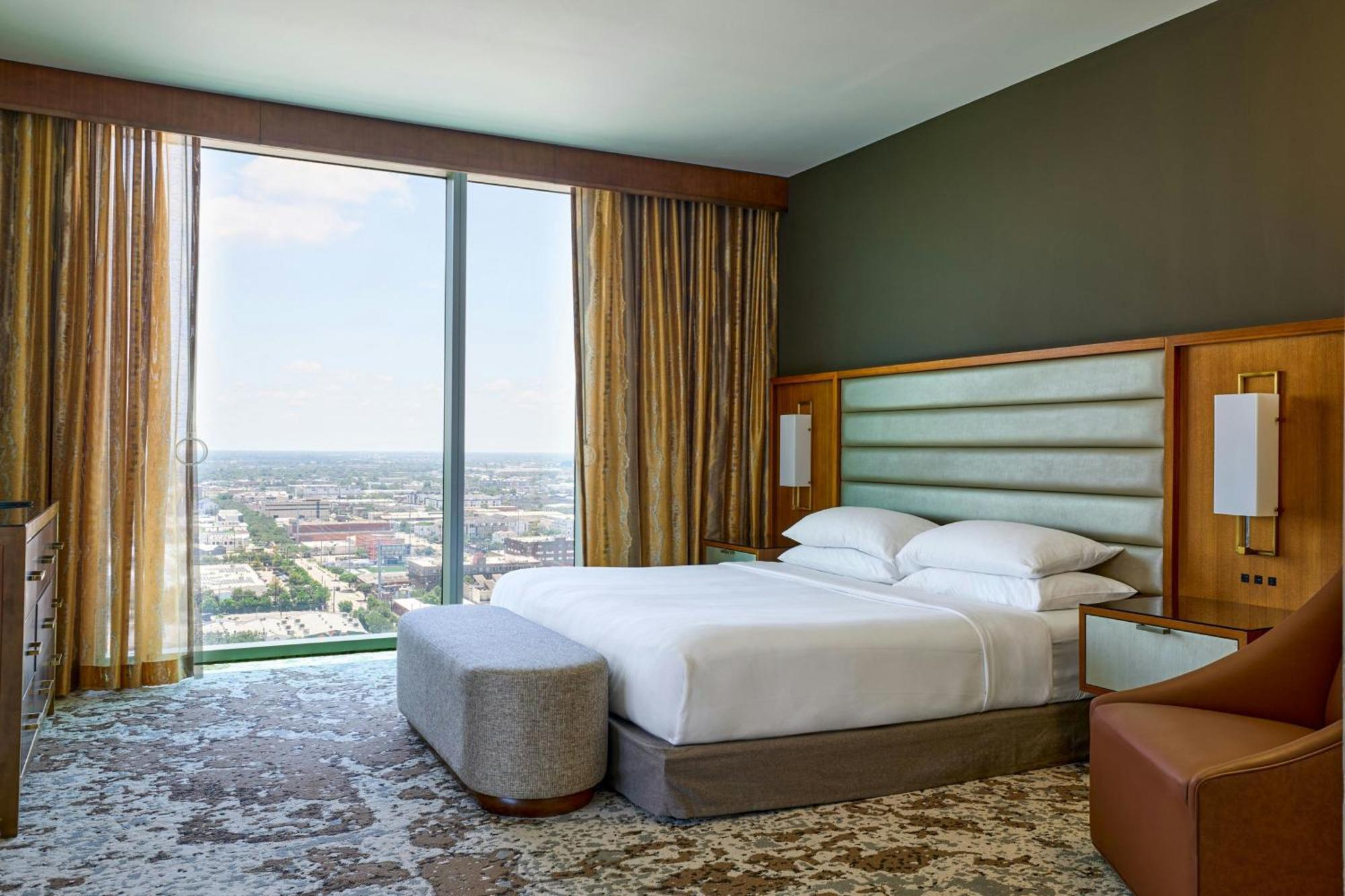 Executive Suite 1 Bedroom Suite 1 King