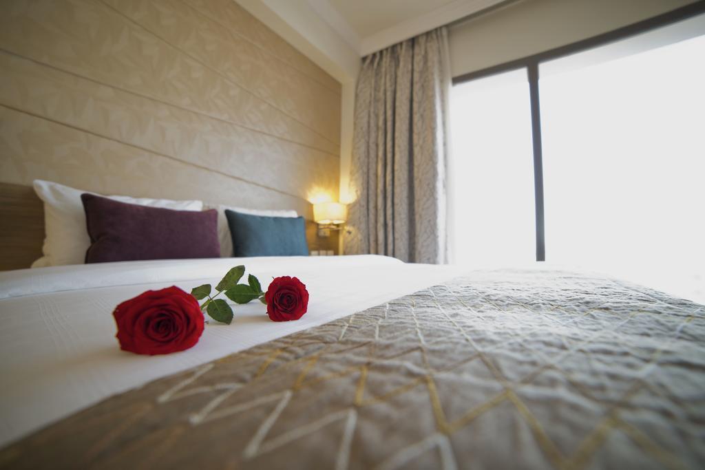 Business Zimmer mit Kingsize-Bett