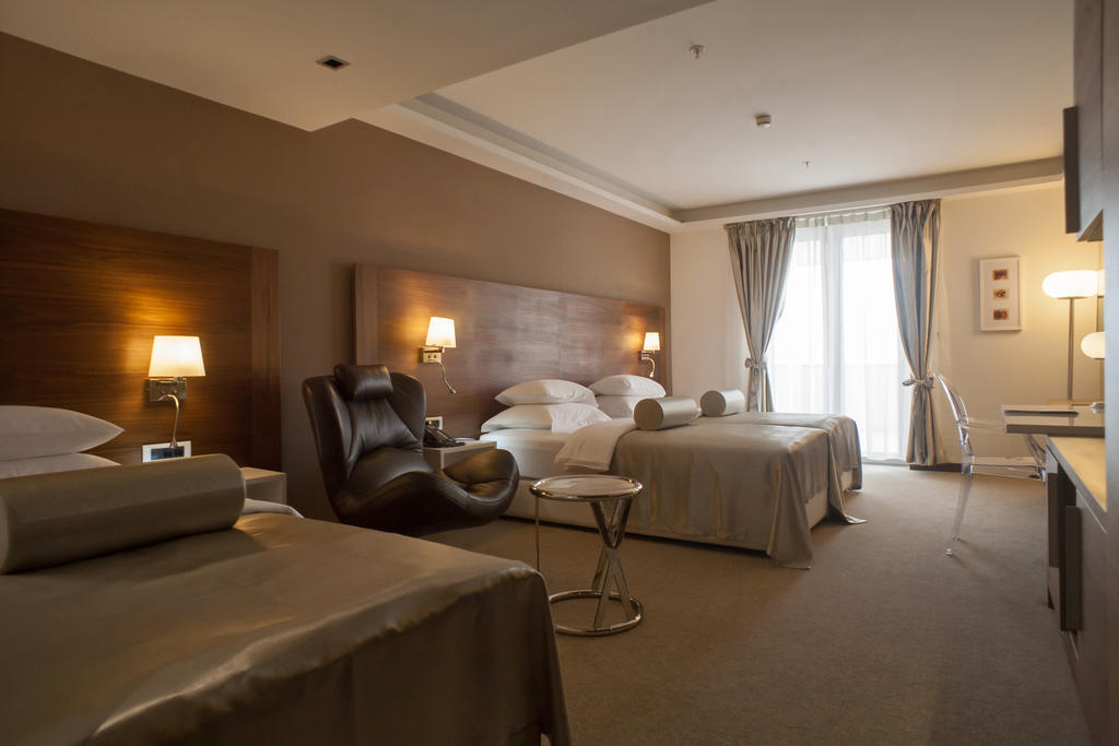Dreibettzimmer