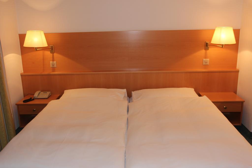 Economy Zweibettzimmer