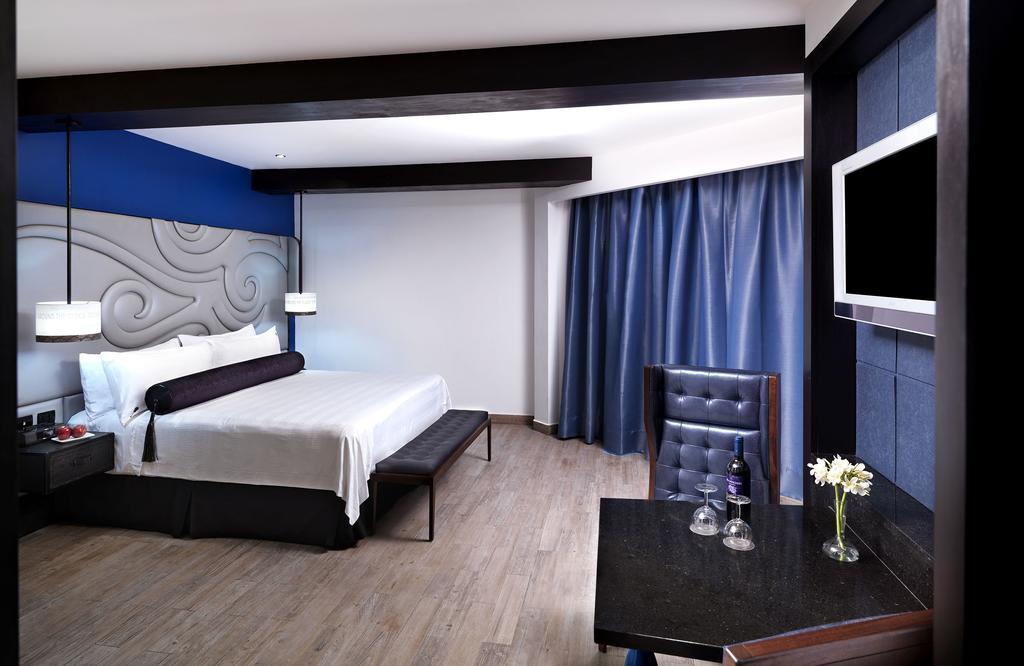 Suite Platinum Rock