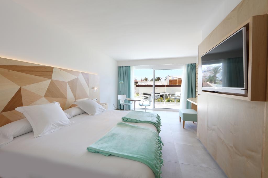 Doppelzimmer mit seitlichem Meerblick