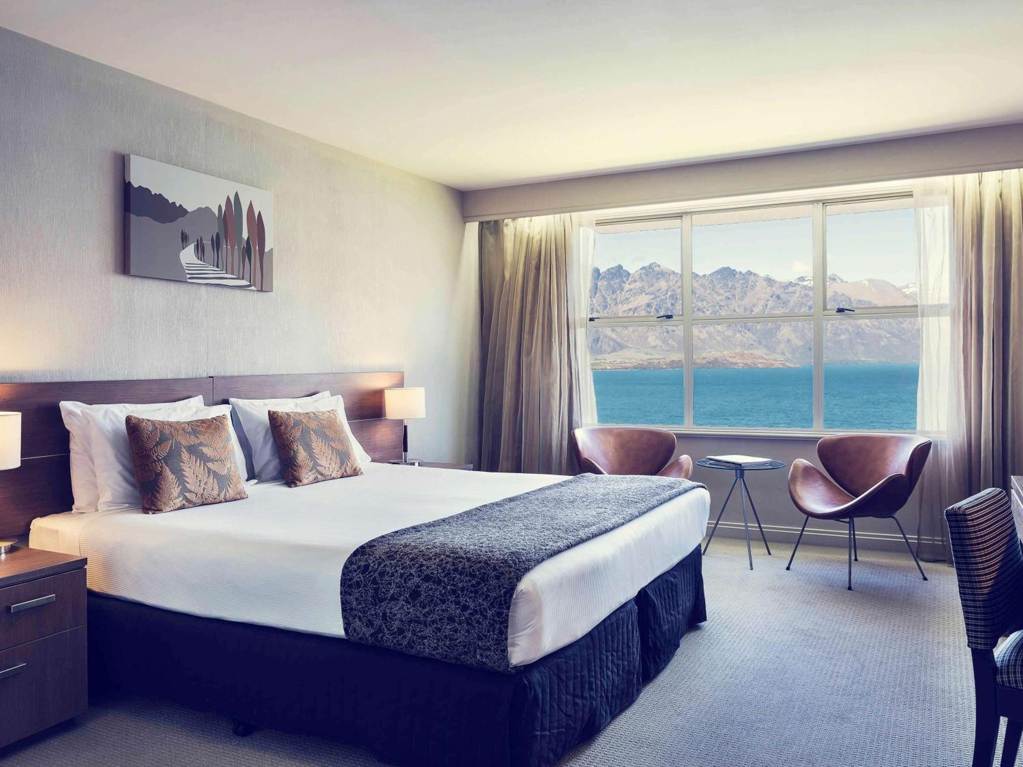 Superior Zimmer mit Kingsize-Bett und Seeblick