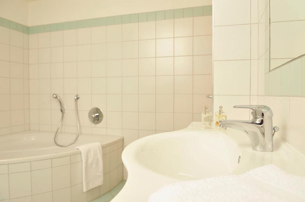 Familienzimmer (2 Erwachsene + 2 Kinder)