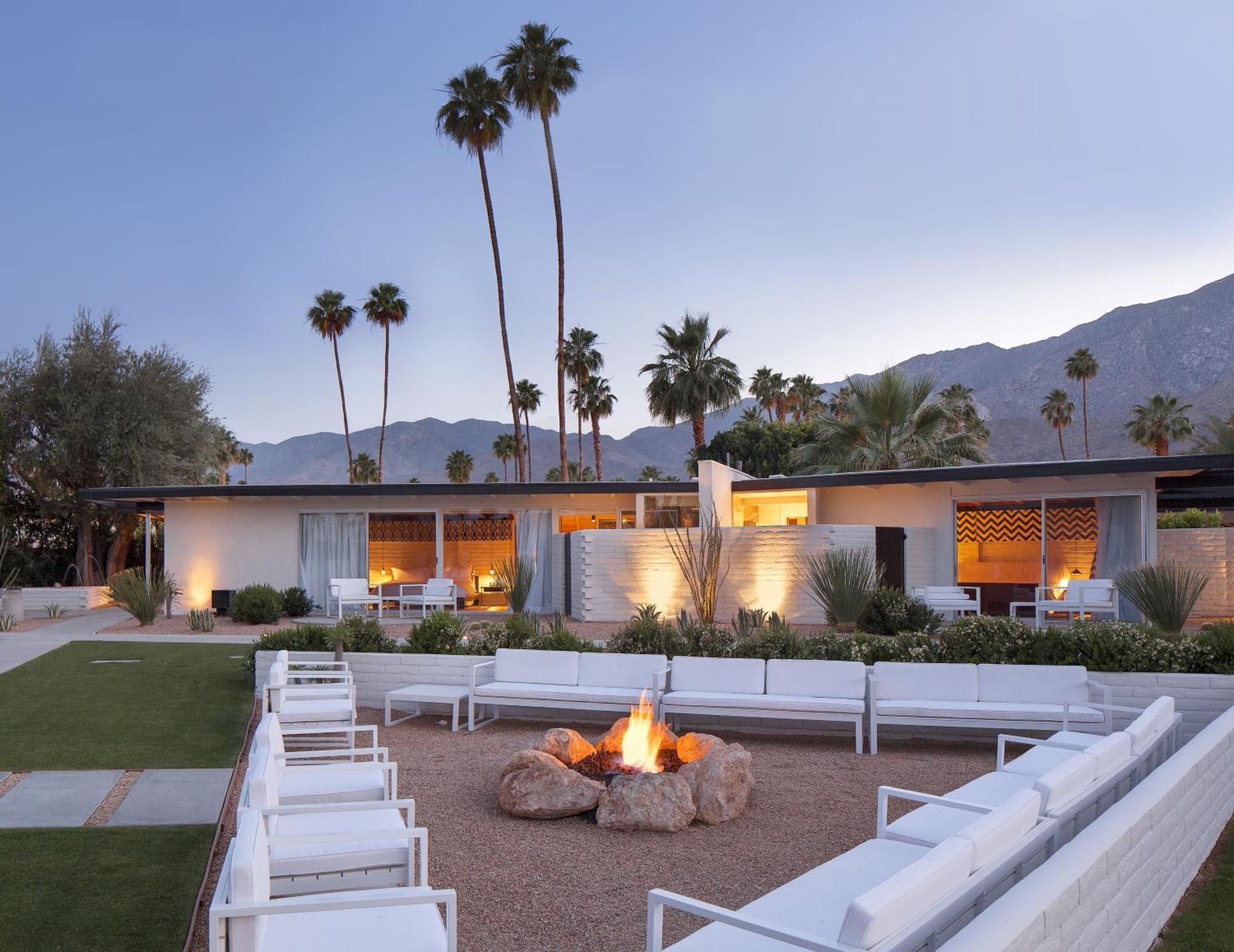 Deluxe Bungalow mit Poolblick