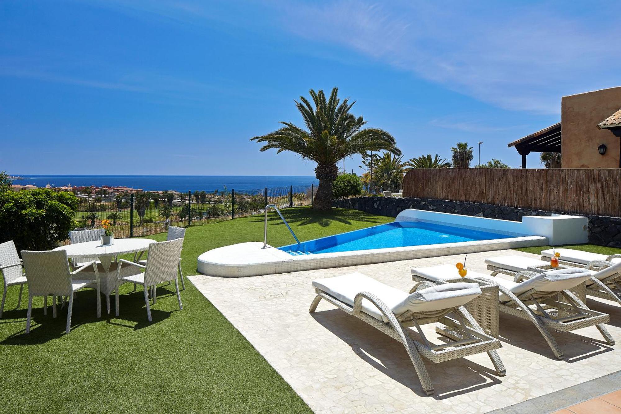 Villa mit 3 Schlafzimmern mit eigenem Pool (6 Erwachsene)