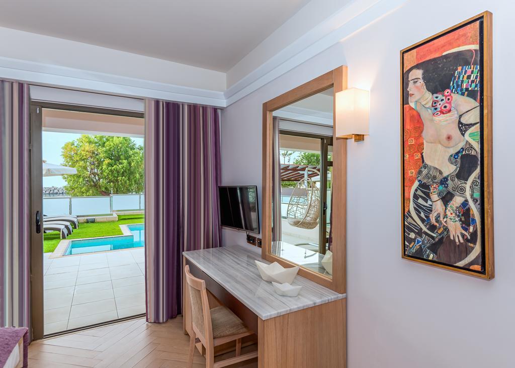 Suite mit privatem Pool und Meerblick
