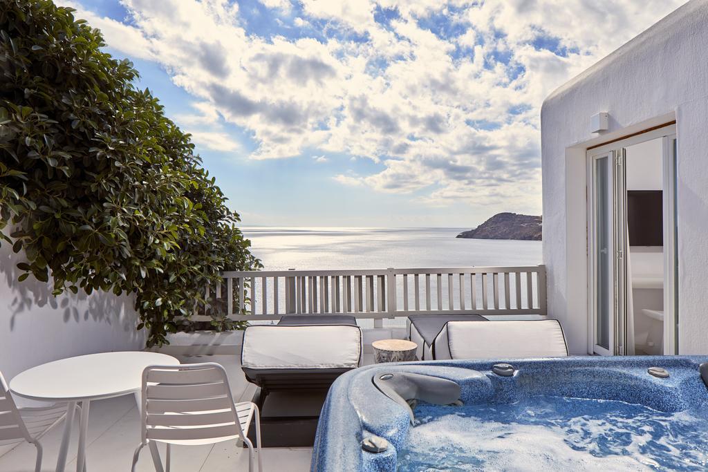 Premium Doppelzimmer mit Meerblick und Whirlpool im Freien