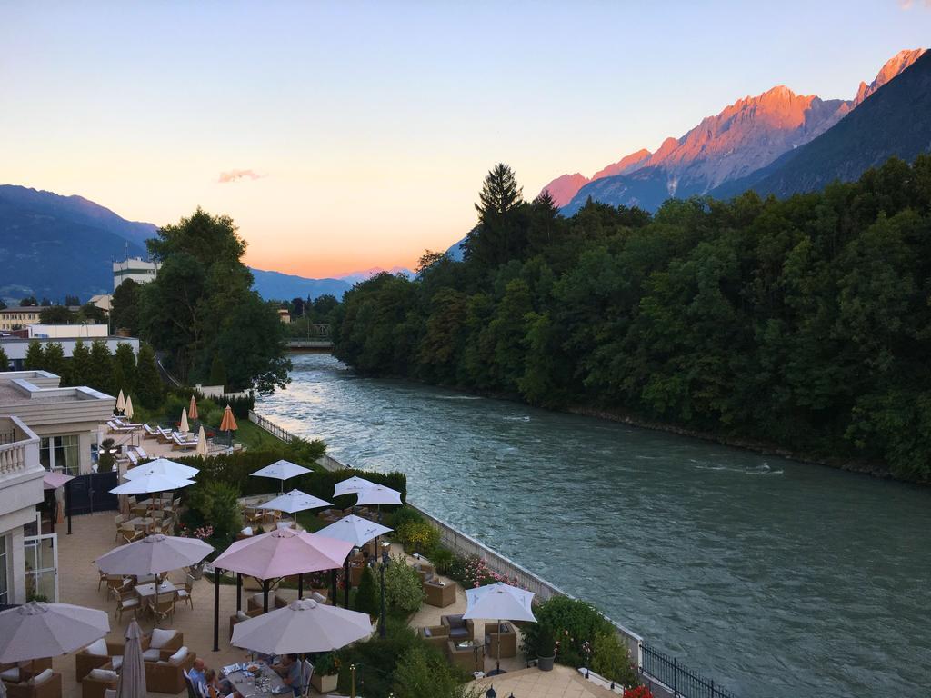 Royal Suite mit Balkon sowie Fluss- und Bergblick