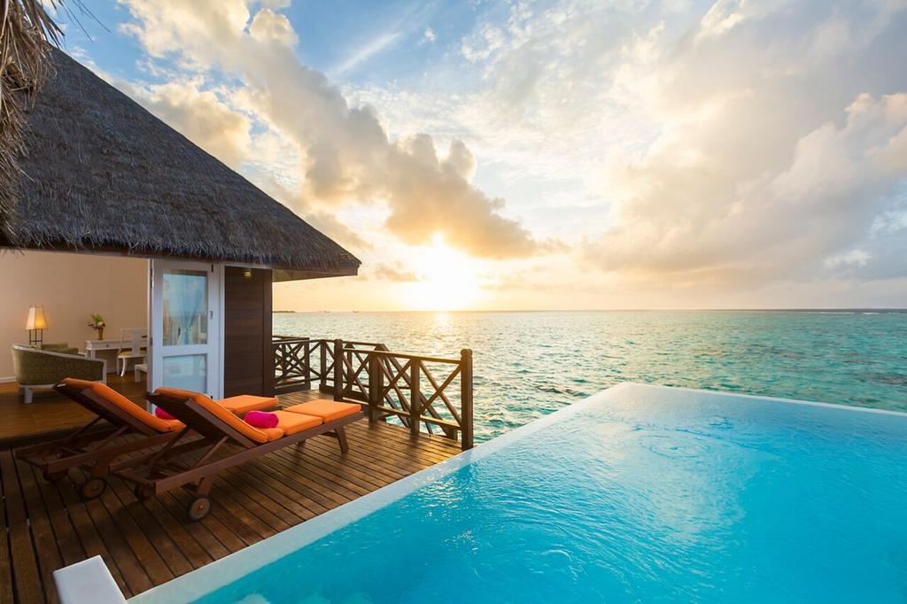 Grand Wasservilla mit Pool (kostenloser Wasserflugzeugtransfer für 2 Personen bei einem Mindestaufenthalt von 7 Nächten – nur bei All-inclusive-Verpflegung)