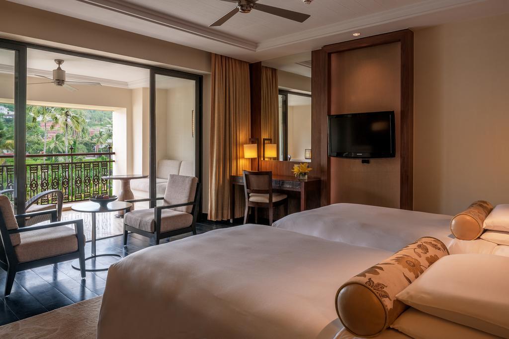 Twin Bed with Balcony Garden View Club Access