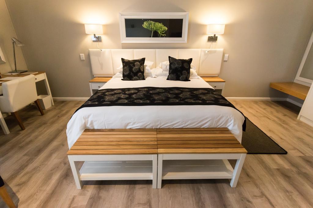 Großes Doppel-/Zweibettzimmer
