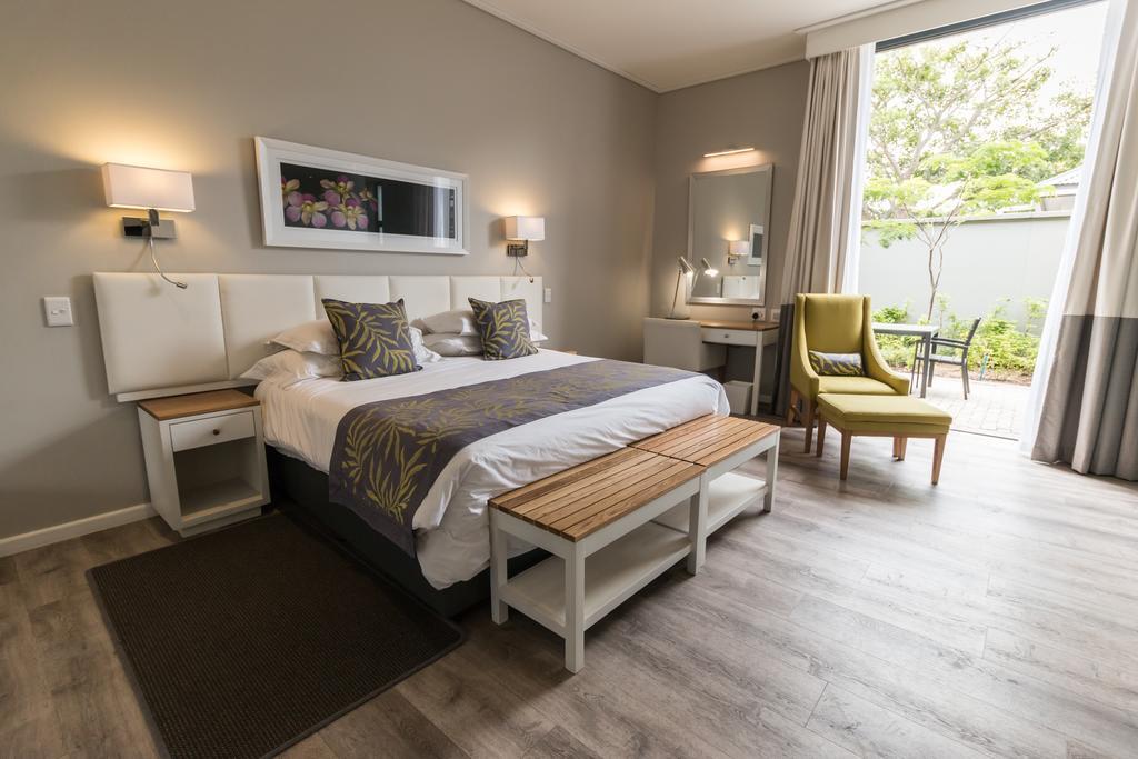 Doppel-/Zweibettzimmer mit Gartenblick
