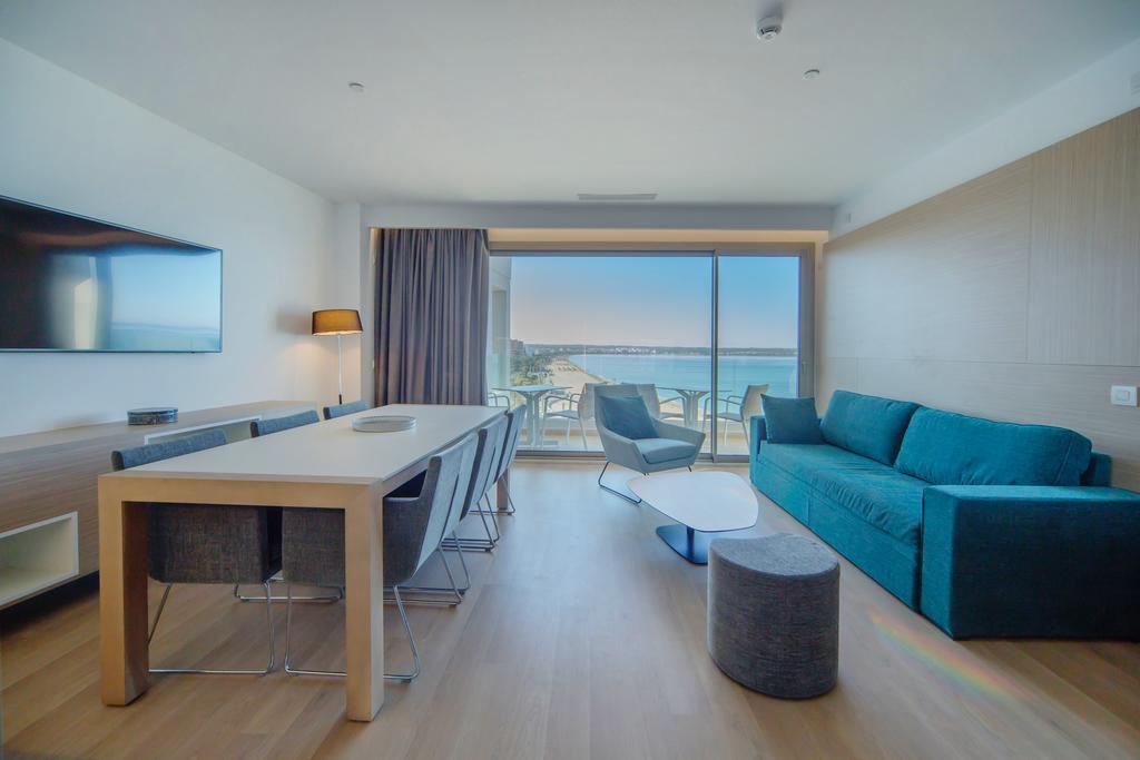Deluxe Penthouse-Apartment mit Meerblick