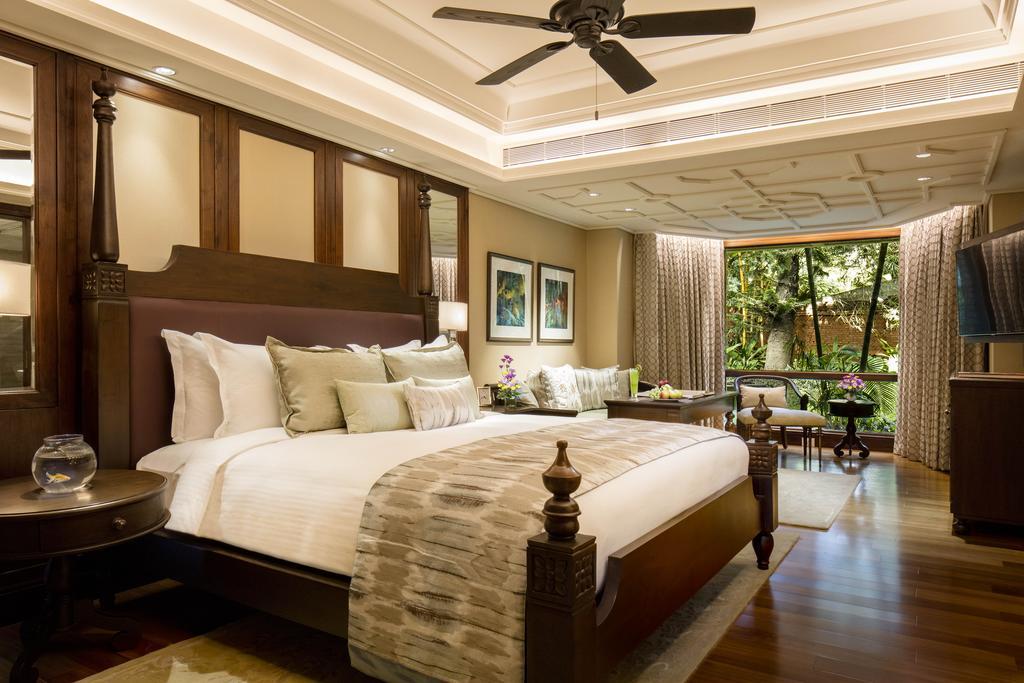 Luxury Grande Room Garden View King Bed