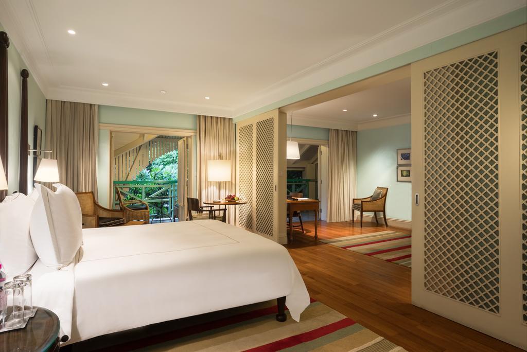 Executive Suite One Bedroom Garden View King Bed