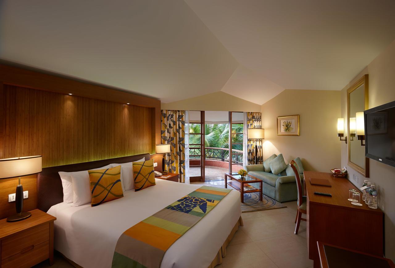 Superior Room with Bathtub
