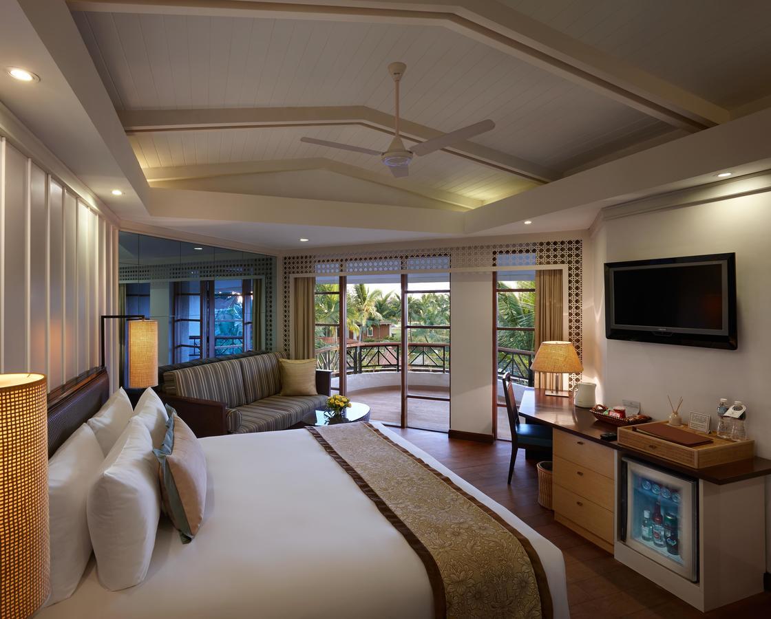 Deluxe Room - Pool or Garden View