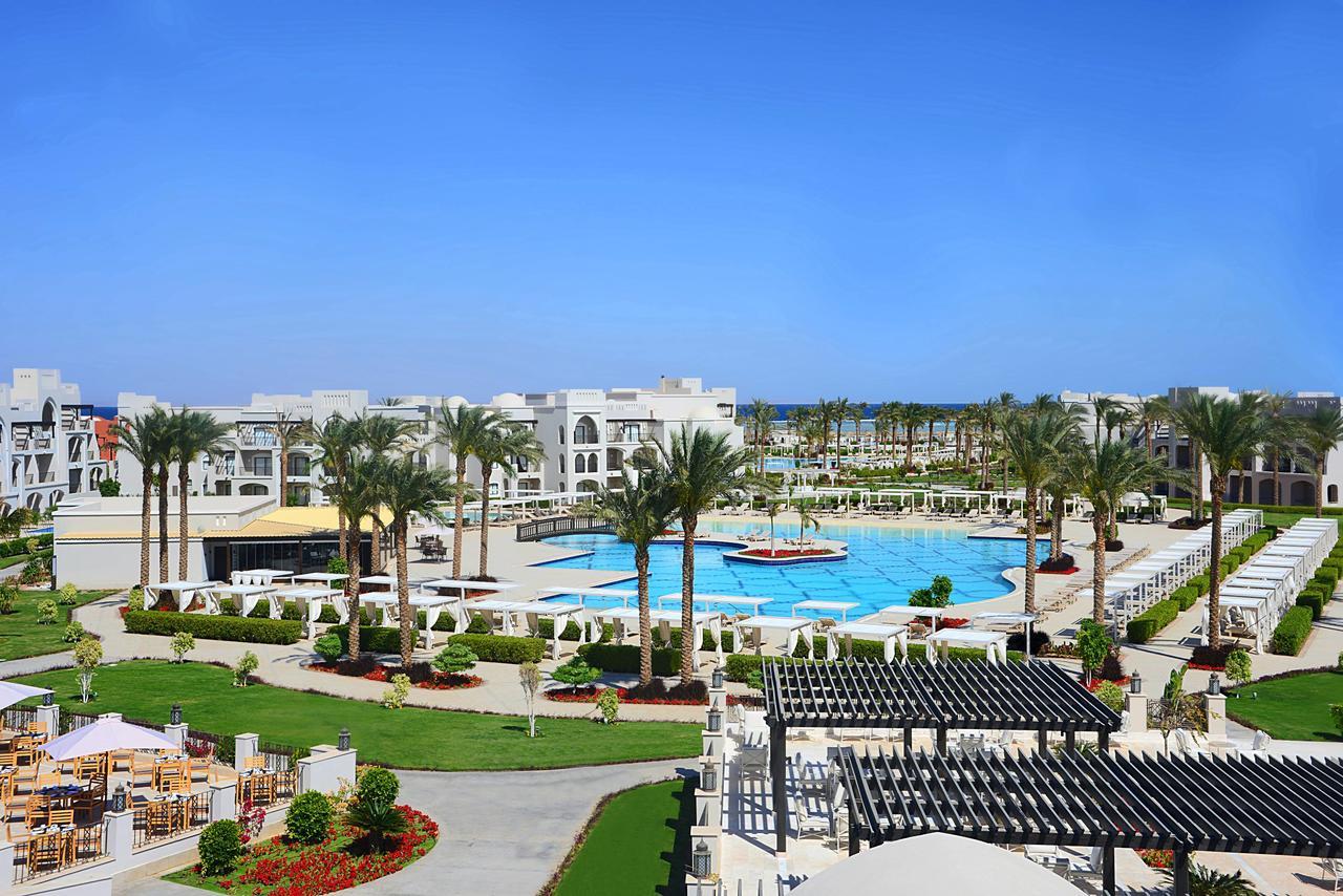 Deluxe Familienzimmer mit Poolblick