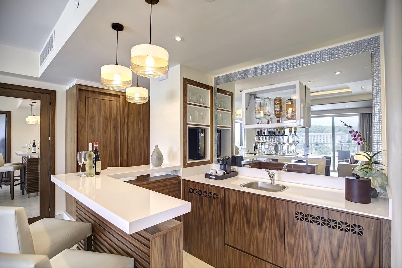 Luxuriöse Präsidentensuite Diamond Club mit 1 Schlafzimmer und direktem Poolzugang