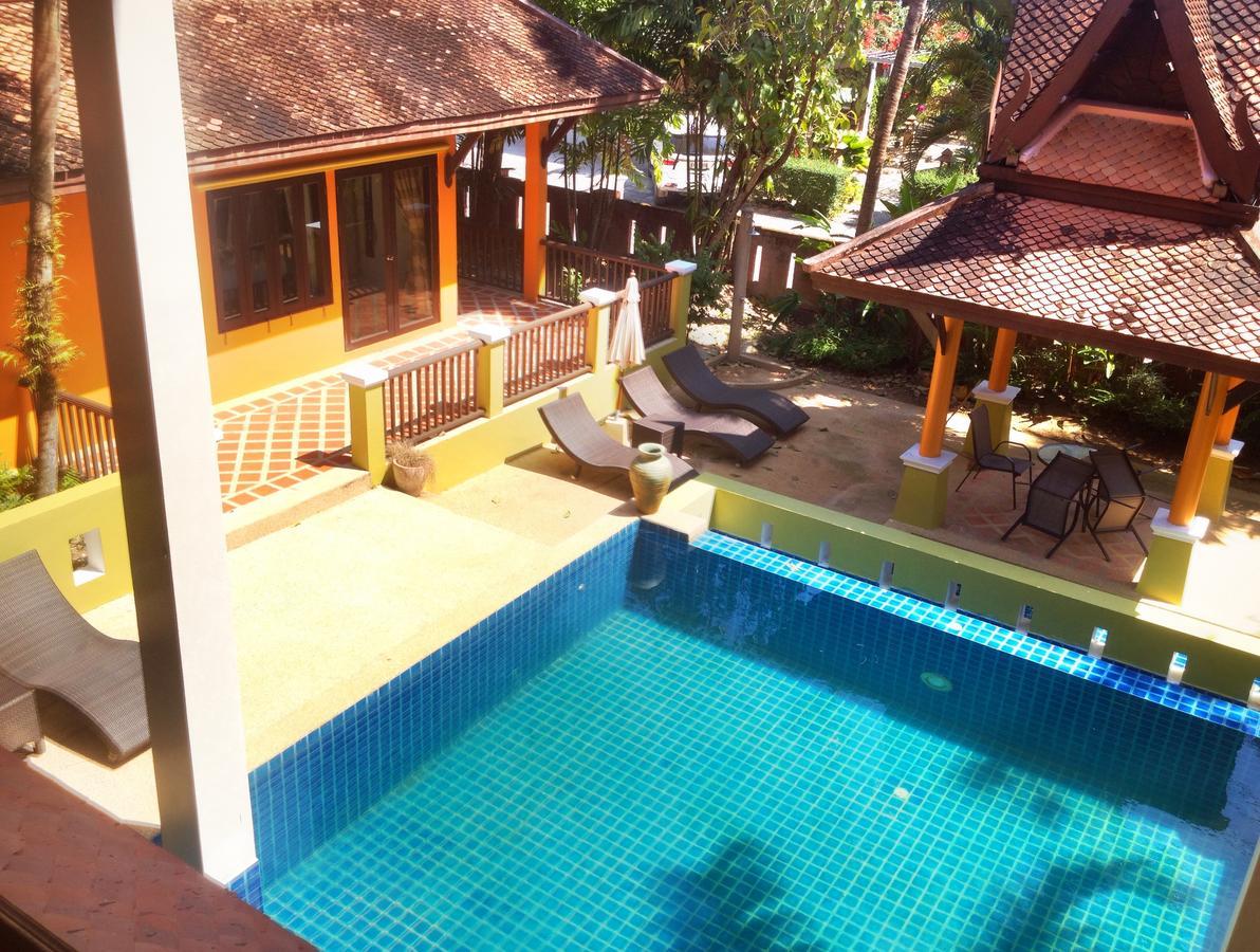 Deluxe Familiensuite mit Poolblick