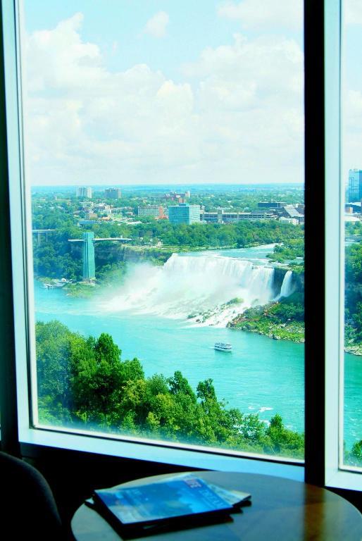 Premium Turmzimmer mit Blick auf den Wasserfall, 2 Queensize-Betten