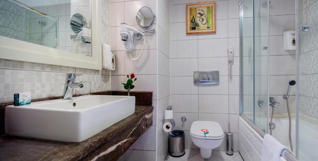 Standard Doppel- oder Zweibettzimmer mit Gartenblick