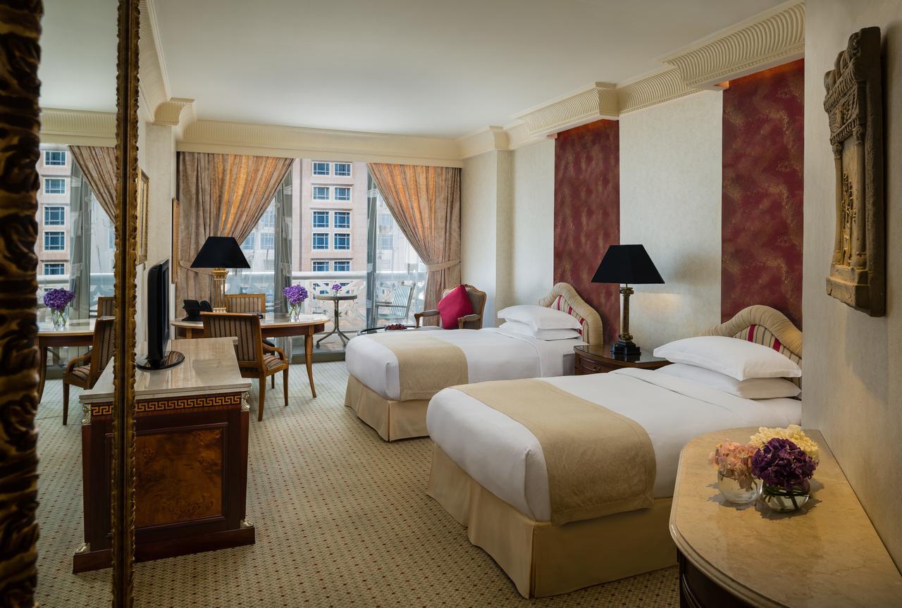 Premium Zweibettzimmer mit Balkon und Blick auf den Jachthafen