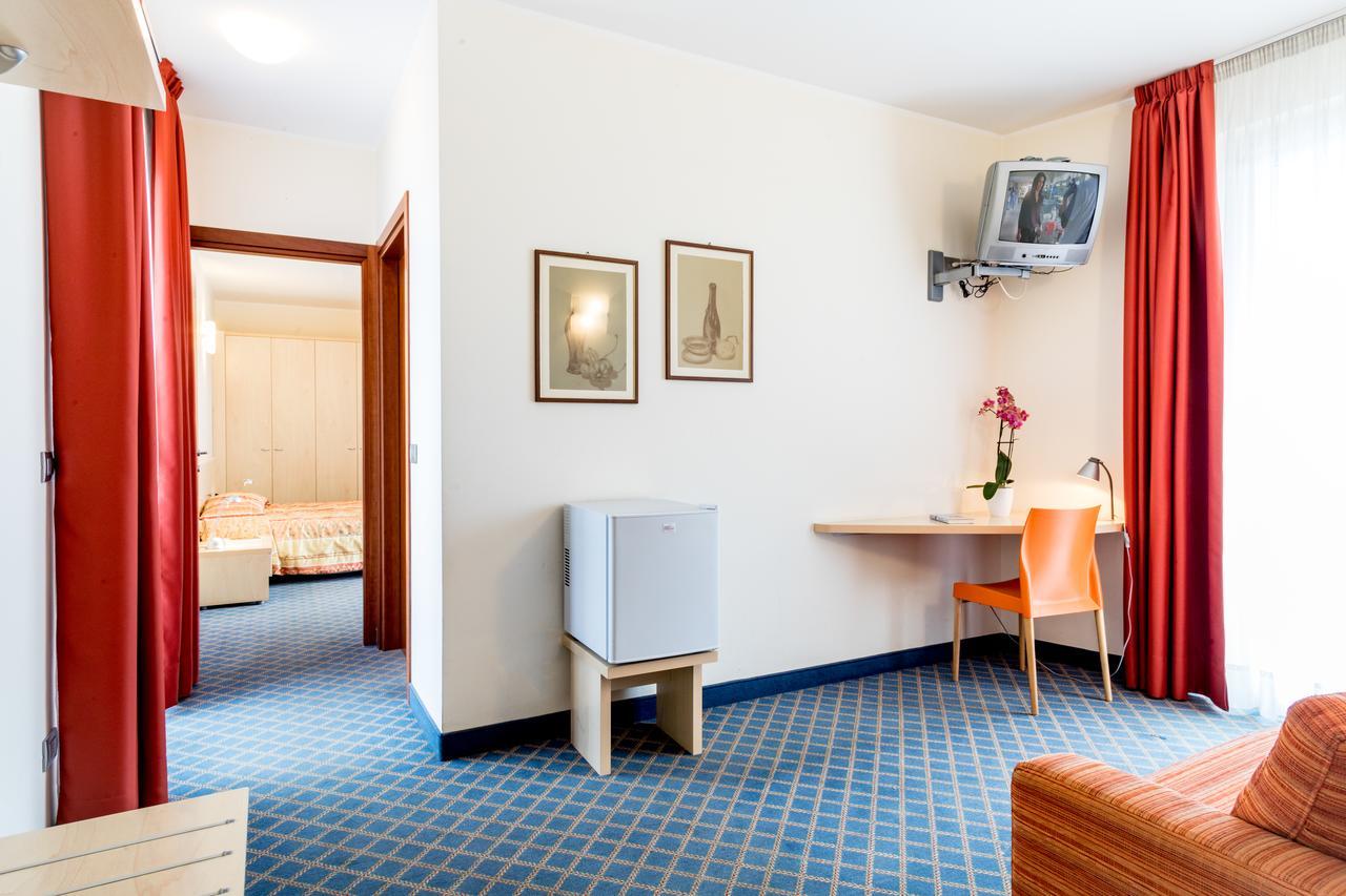 Familienzimmer (2 Erwachsene + 2 Kinder)