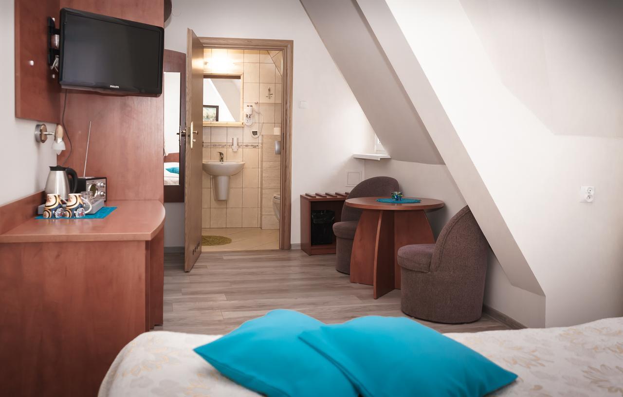 Doppel- oder Zweibettzimmer