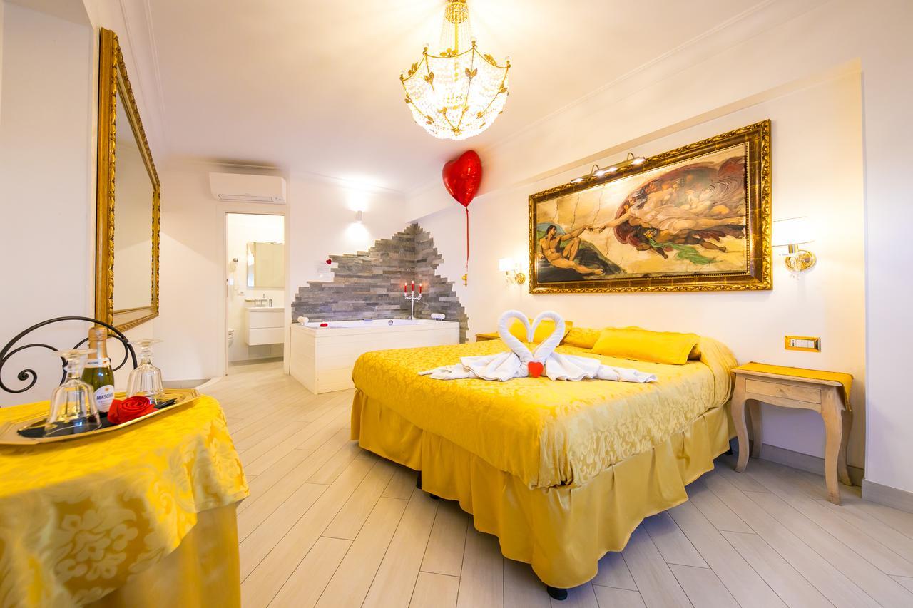 Suite mit Kingsize-Bett mit Whirlpool