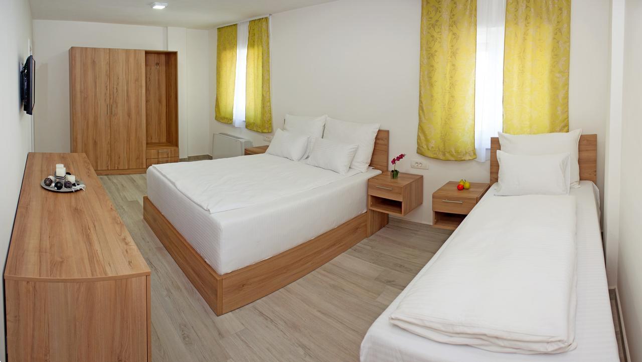 Dreibettzimmer