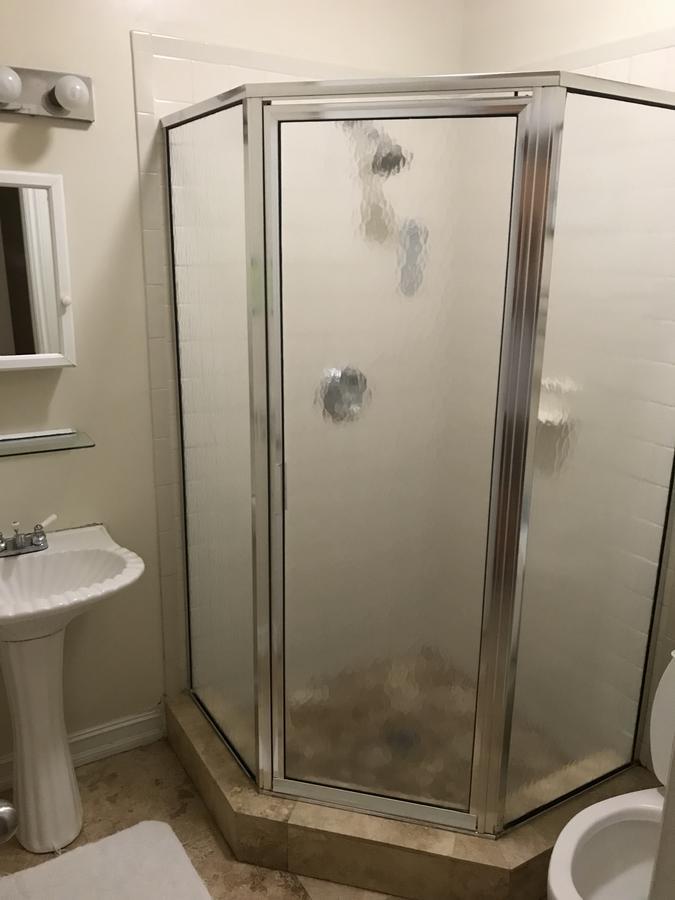 Zimmer mit Gemeinschaftsbad - 23B - nur für Männer