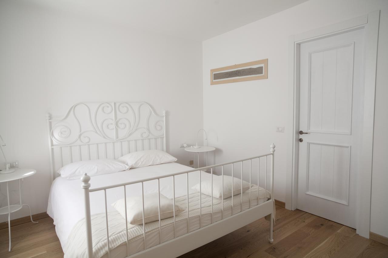 One-Bedroom Apartment,835326353:JPEG