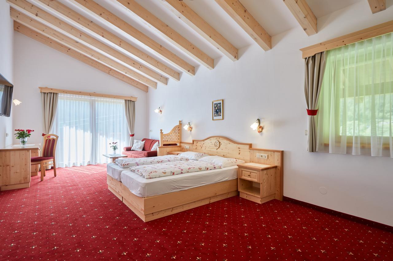 Doppelzimmer mit Balkon