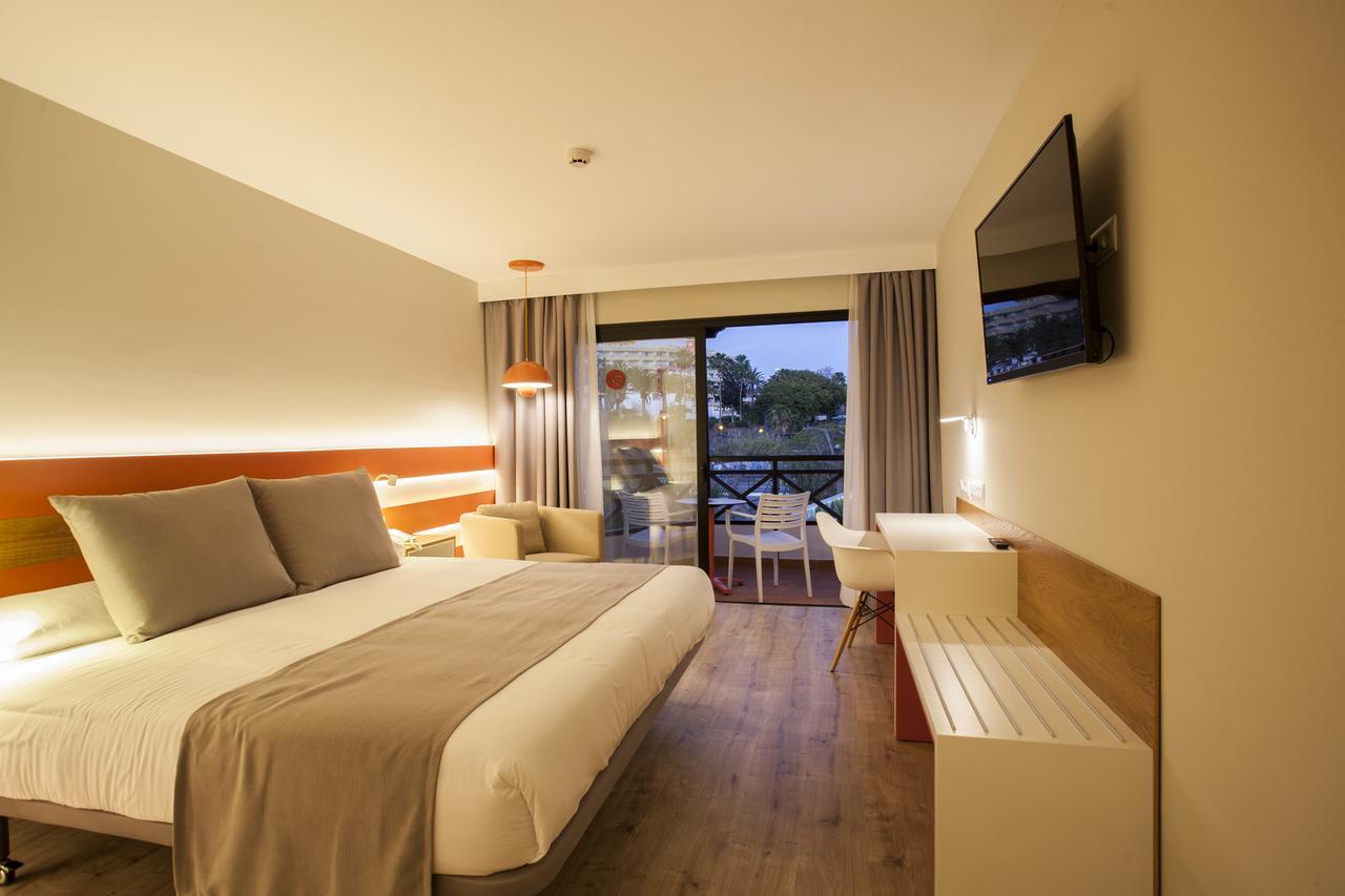 Doppelzimmer mit Poolblick